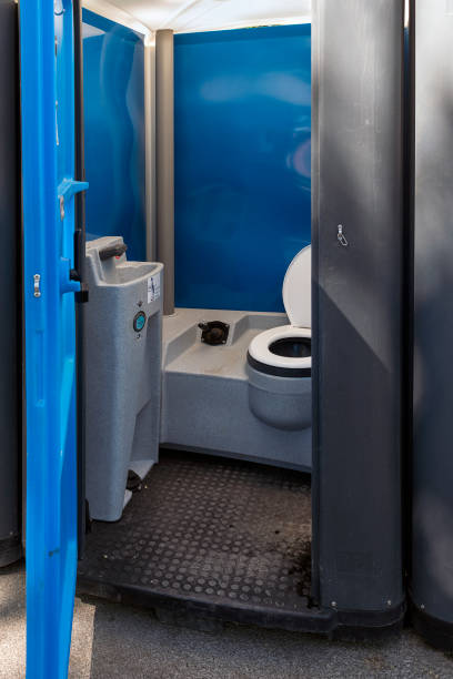 Portable Toilet Options We Offer in Bath, MI